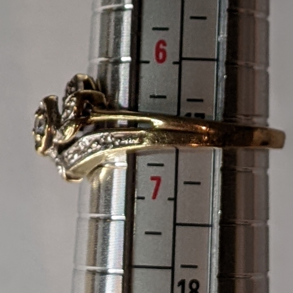 Vintage 10K Gold 6.5 Size Ring with Diamond Clusters Gorgeous 🥰 piece - Picture 8 of 15